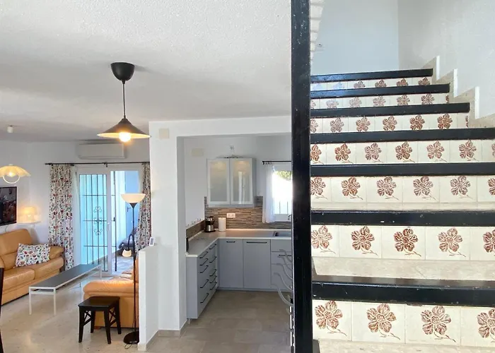 펜션 Casa Lovisa Private Pool Casasol 네르하